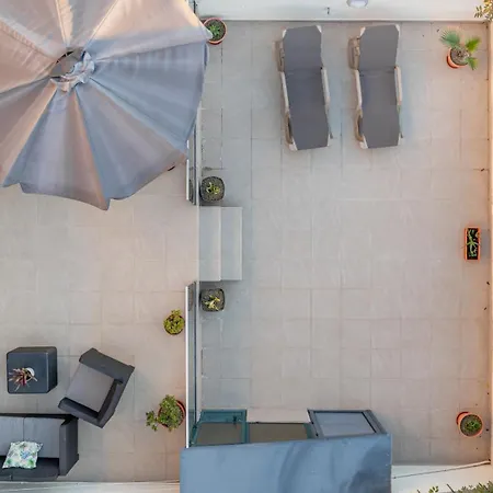 Apartment Little Paradise